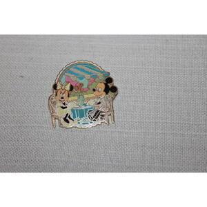 Disney Mickey & Minnie Mouse Enamel Pin – Romantic Café Scene